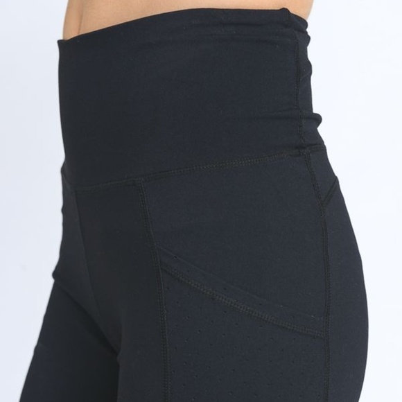 High Waist Active Shorts feature Flattering Accen - Picture 3 of 6